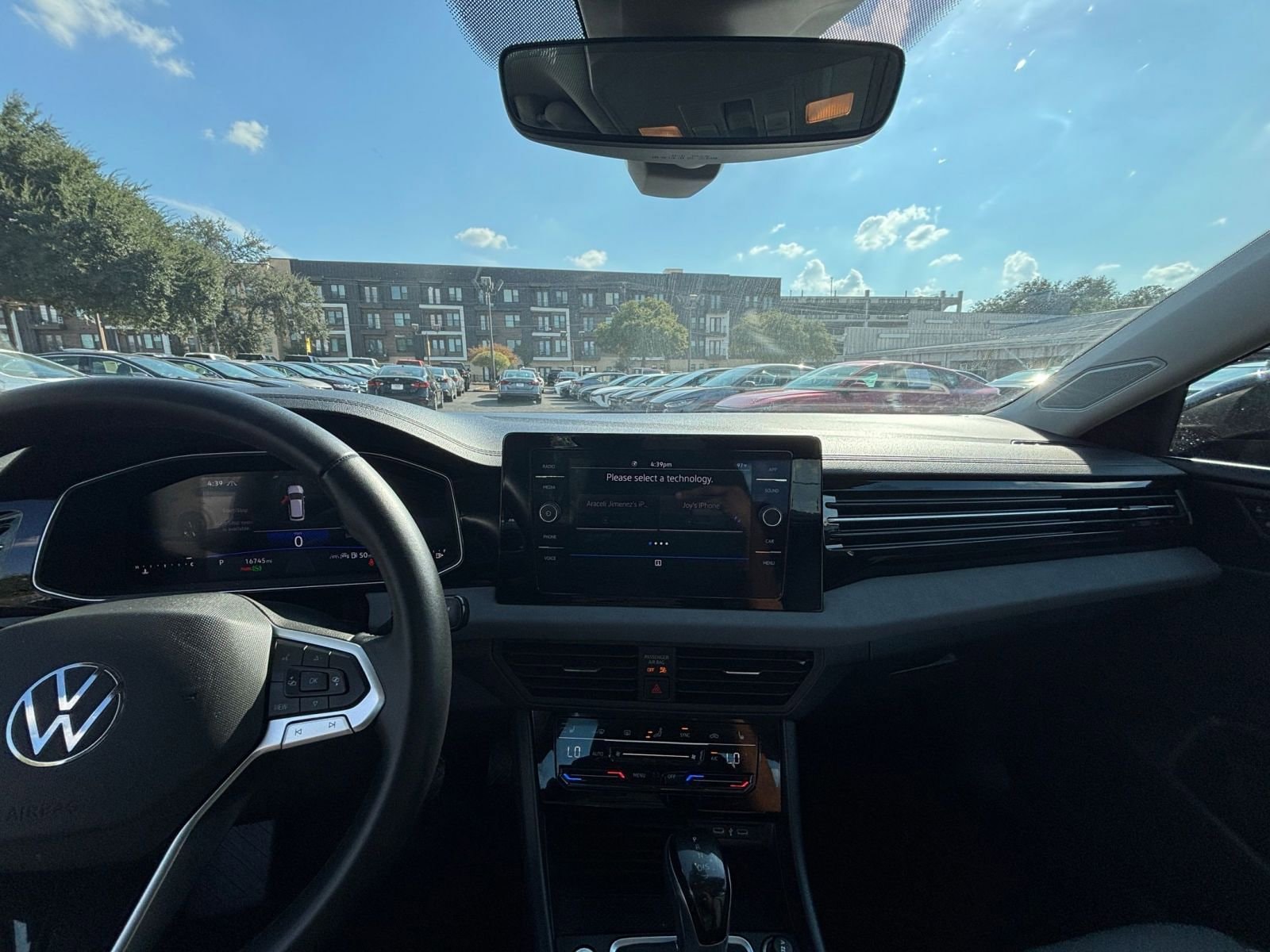 Thumbnail: 2025 Volkswagen Jetta - 31