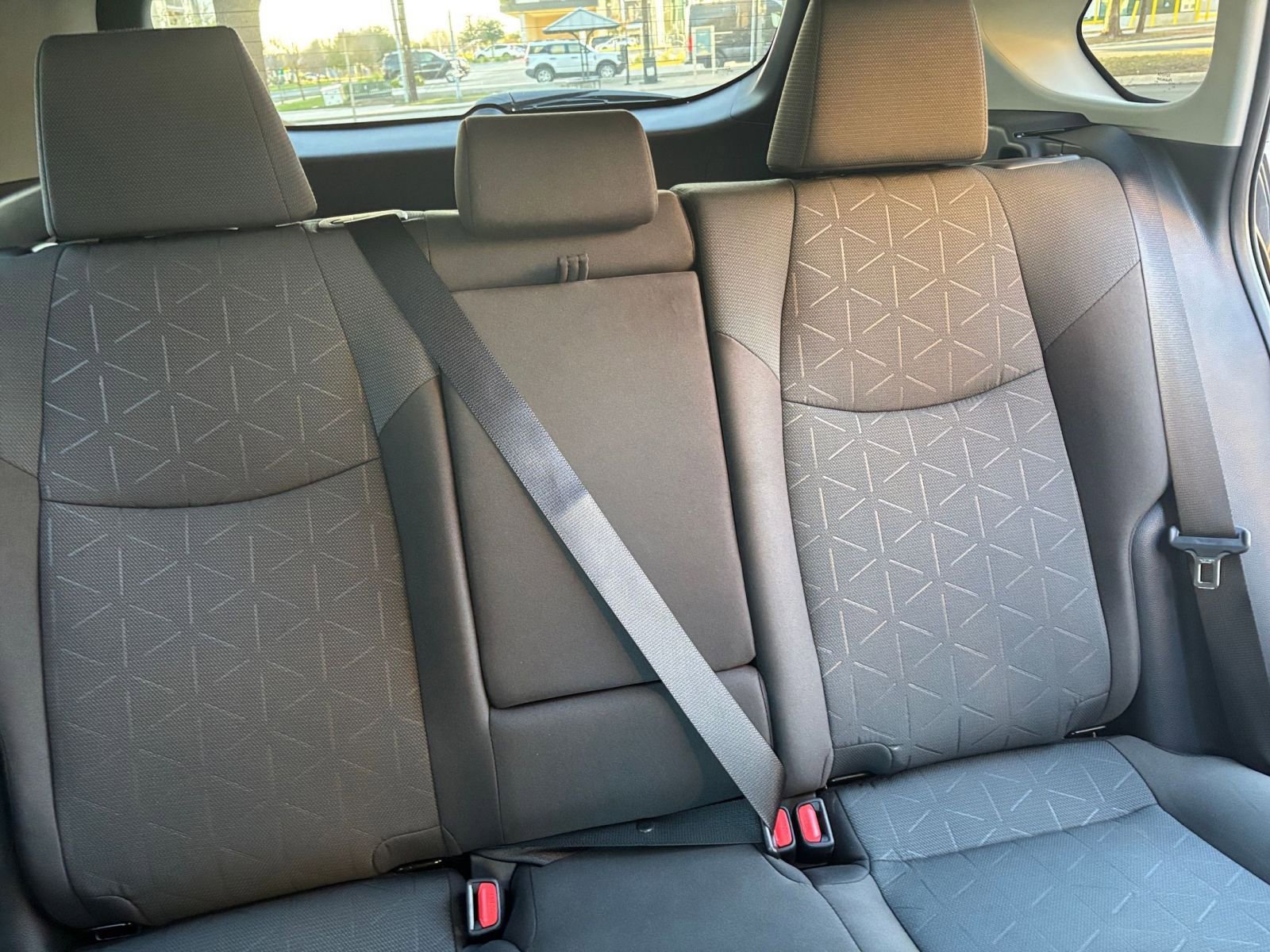 Thumbnail: 2025 Toyota RAV4 - 31