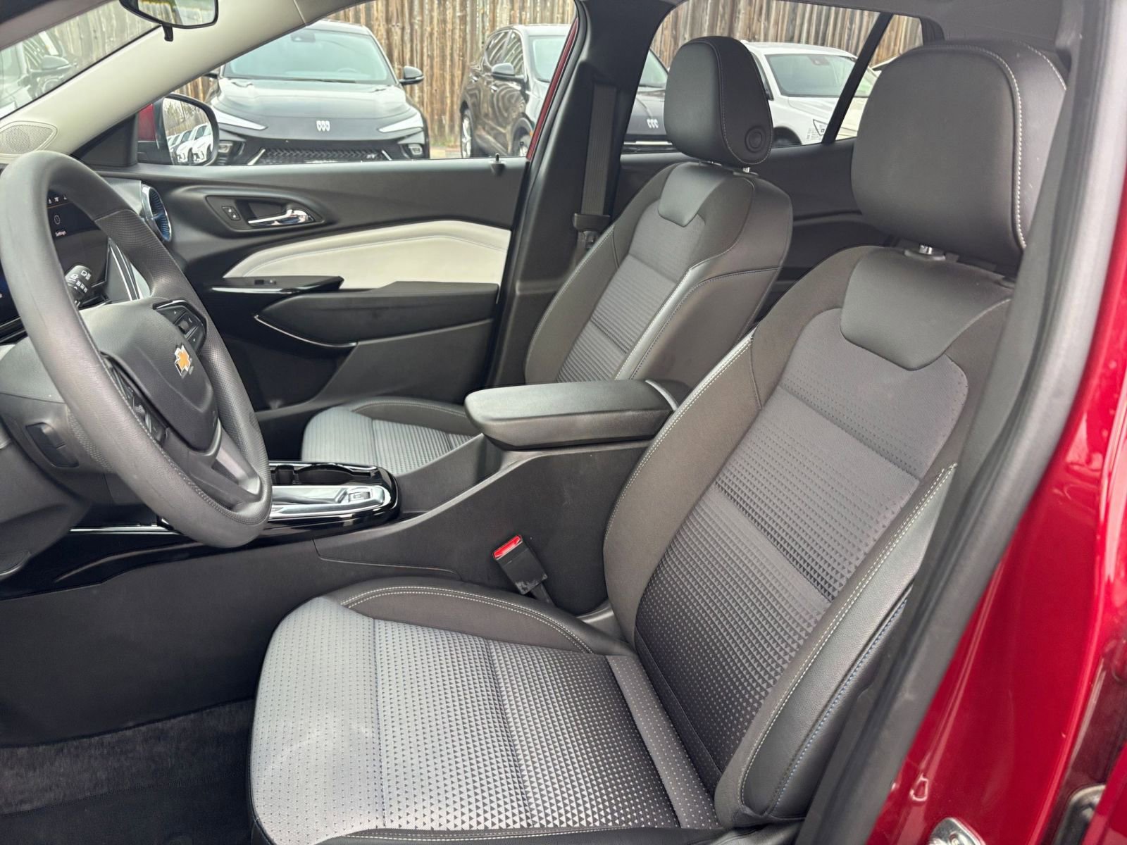 Thumbnail: 2025 Chevrolet Trax - 30