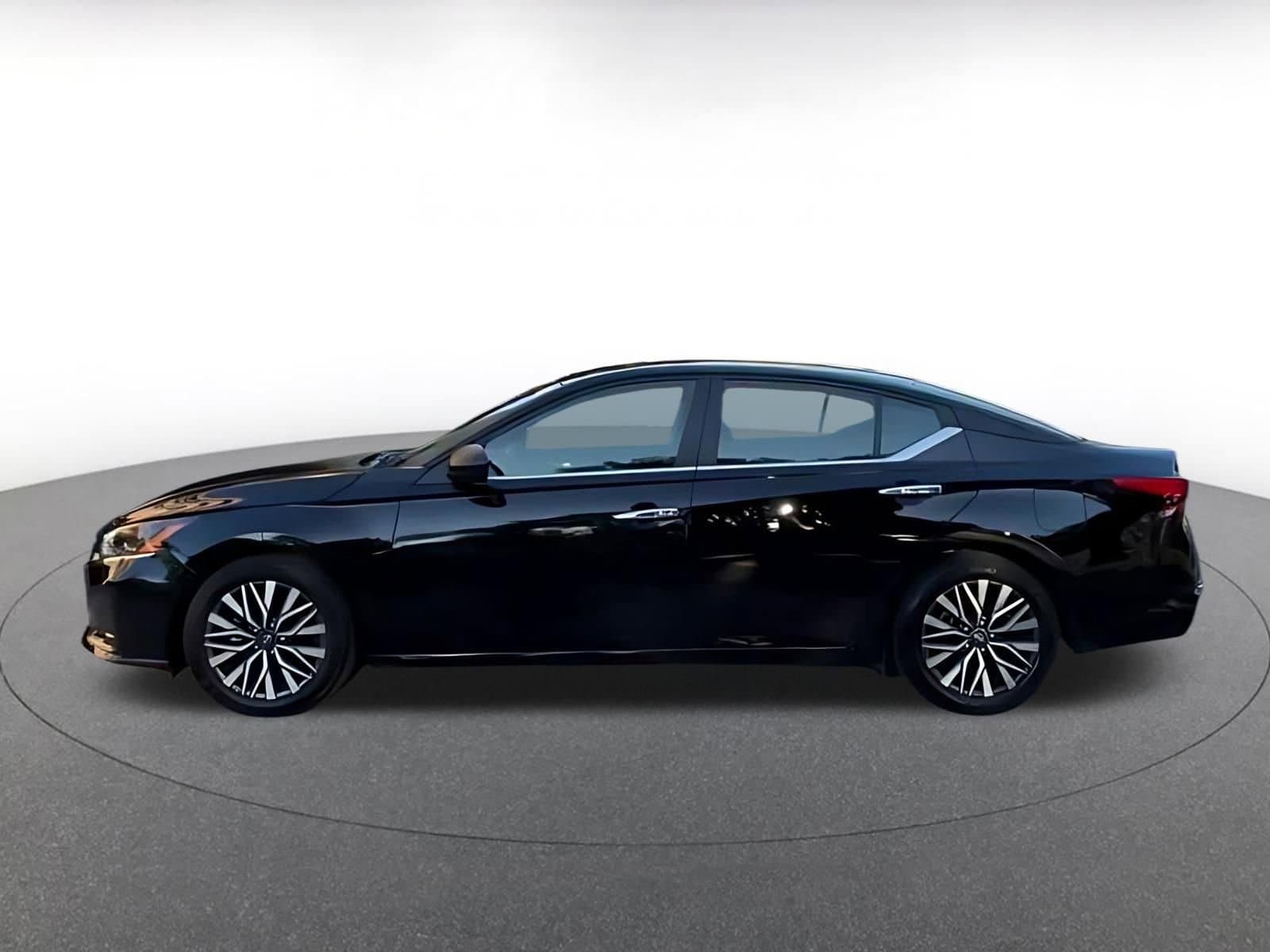 Thumbnail: 2025 Nissan Altima - 15