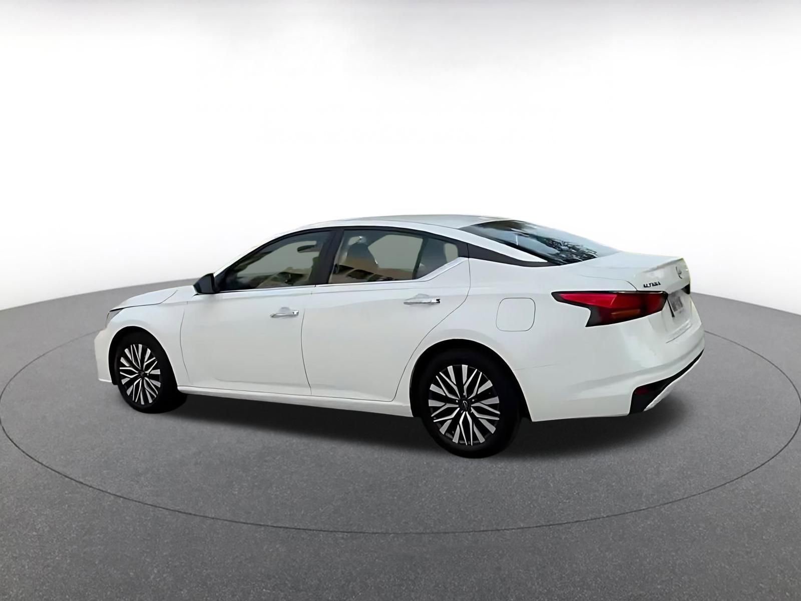 Thumbnail: 2025 Nissan Altima - 10