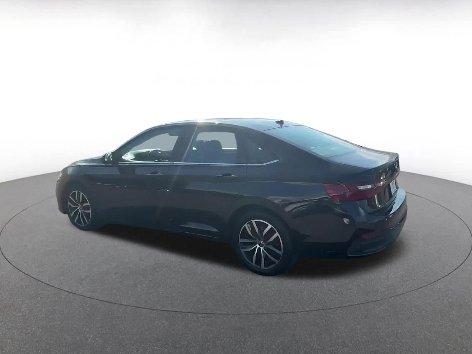 Thumbnail: 2025 Volkswagen Jetta - 10