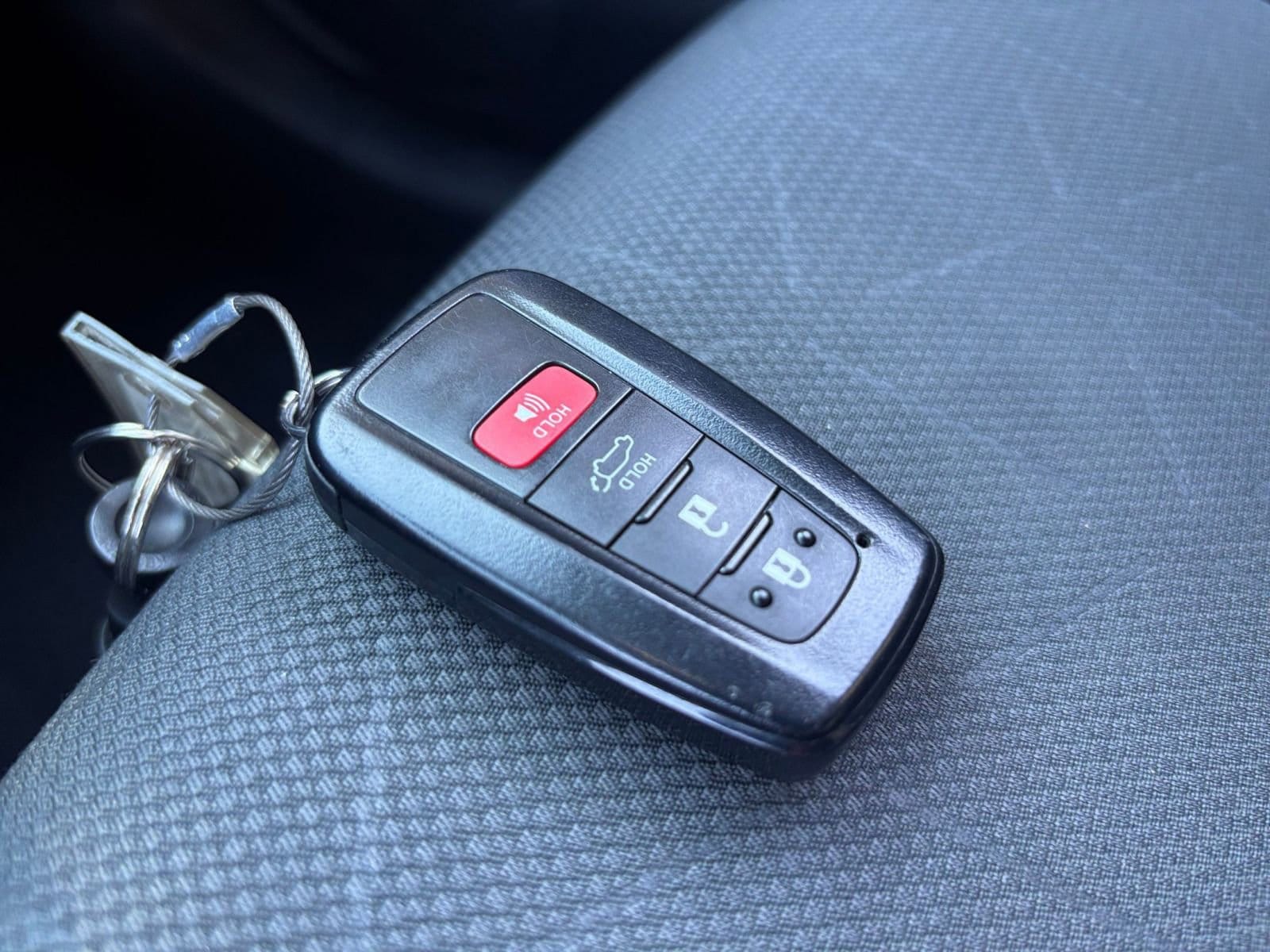 Thumbnail: 2025 Toyota RAV4 - 18