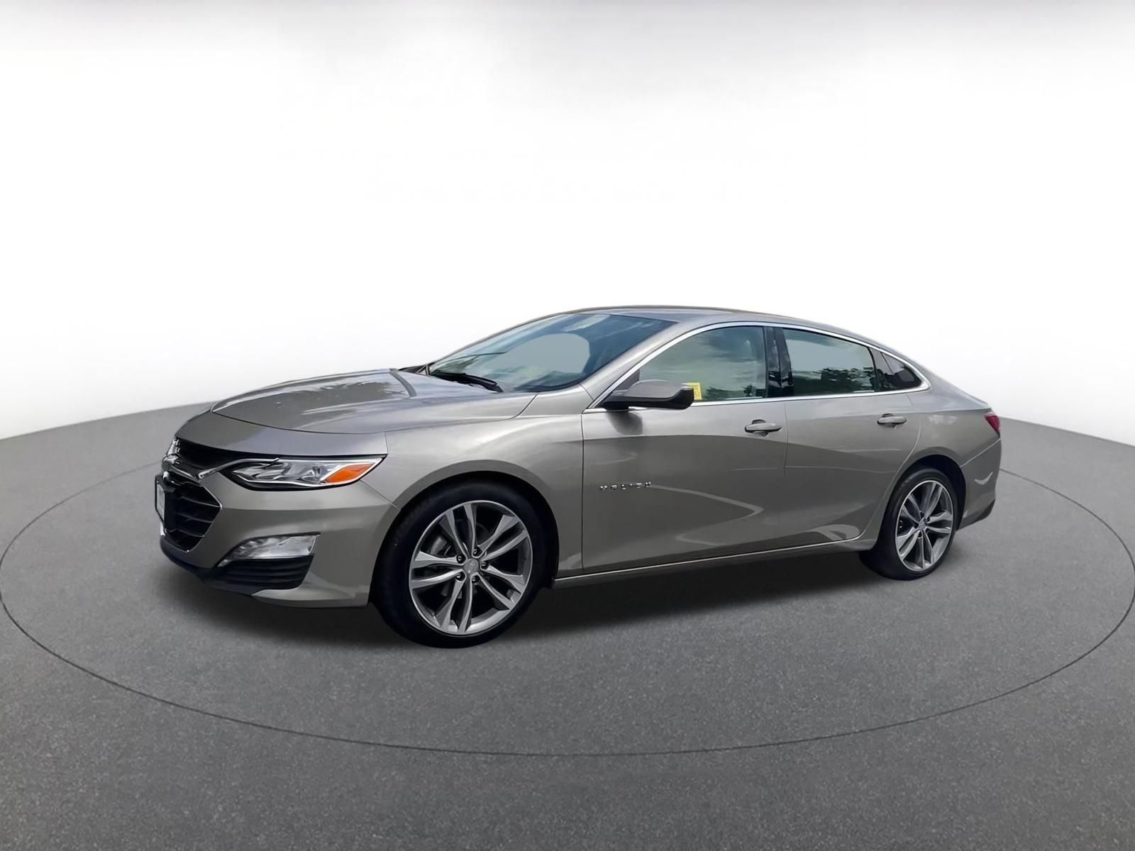 Thumbnail: 2024 Chevrolet Malibu - 6