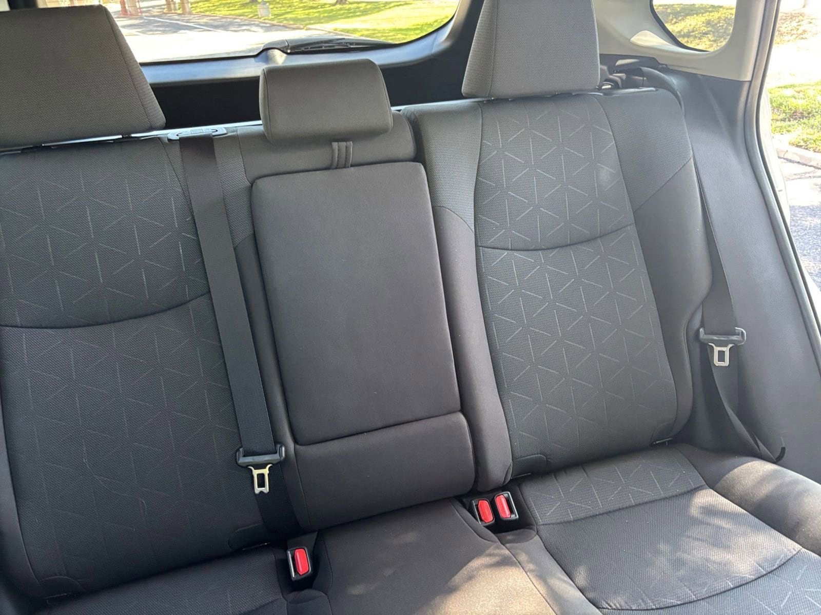 Thumbnail: 2025 Toyota RAV4 - 31