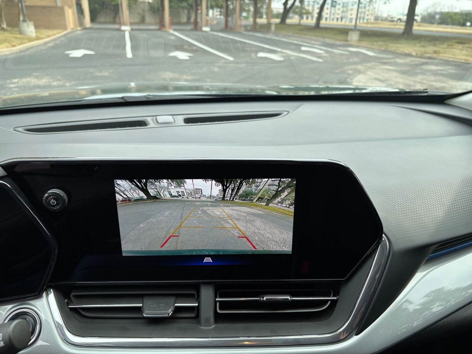 Thumbnail: 2025 Chevrolet Trax - 17