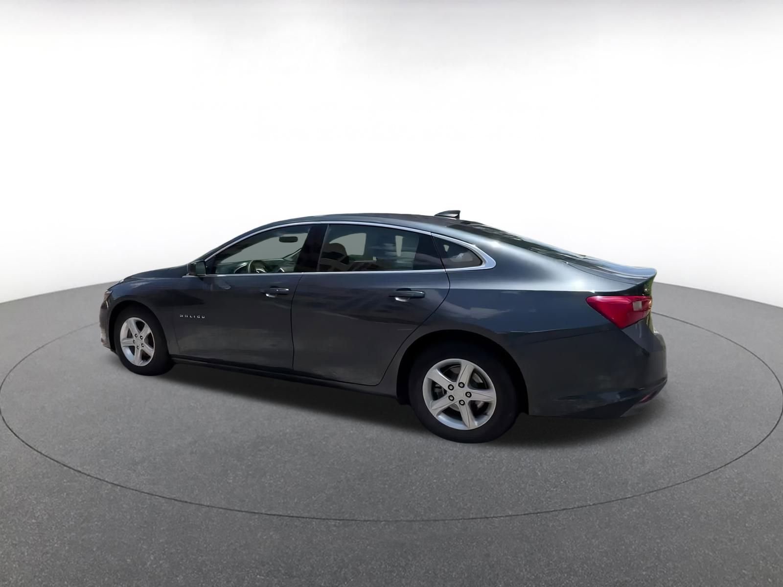 Thumbnail: 2021 Chevrolet Malibu - 8