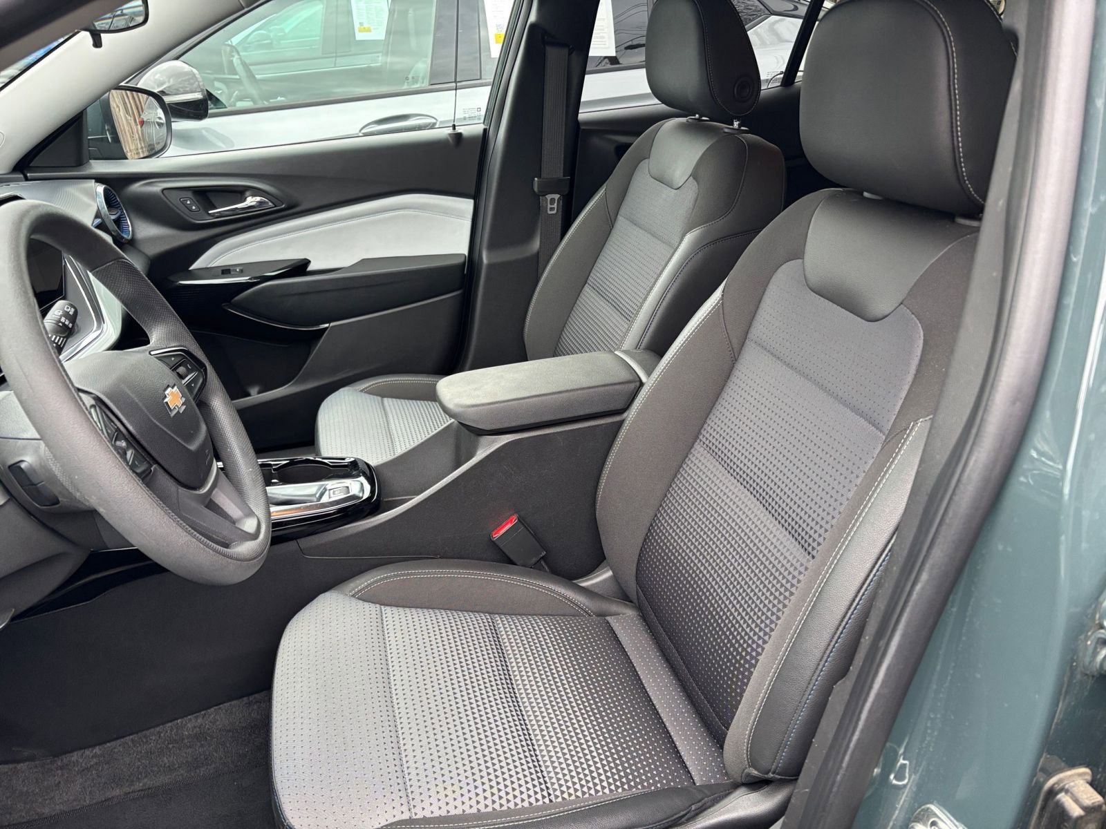 Thumbnail: 2025 Chevrolet Trax - 30