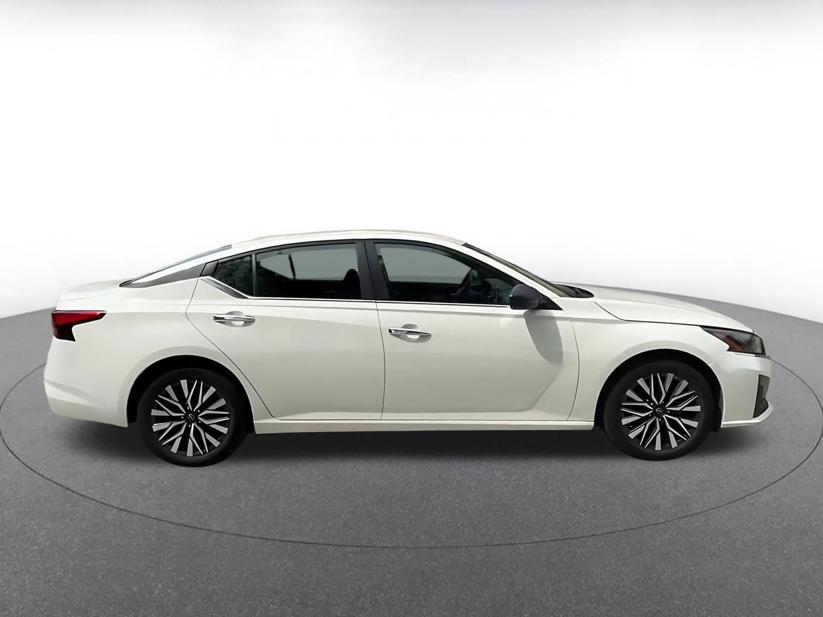 Thumbnail: 2025 Nissan Altima - 16