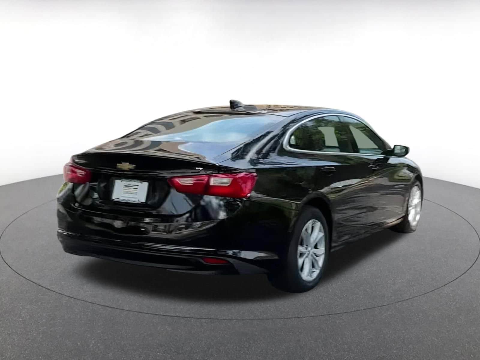 Thumbnail: 2023 Chevrolet Malibu - 11