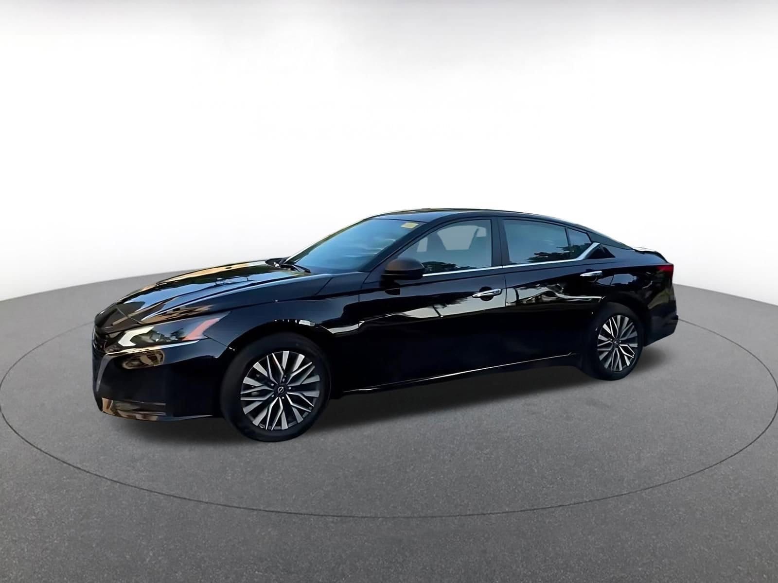 Thumbnail: 2025 Nissan Altima - 7
