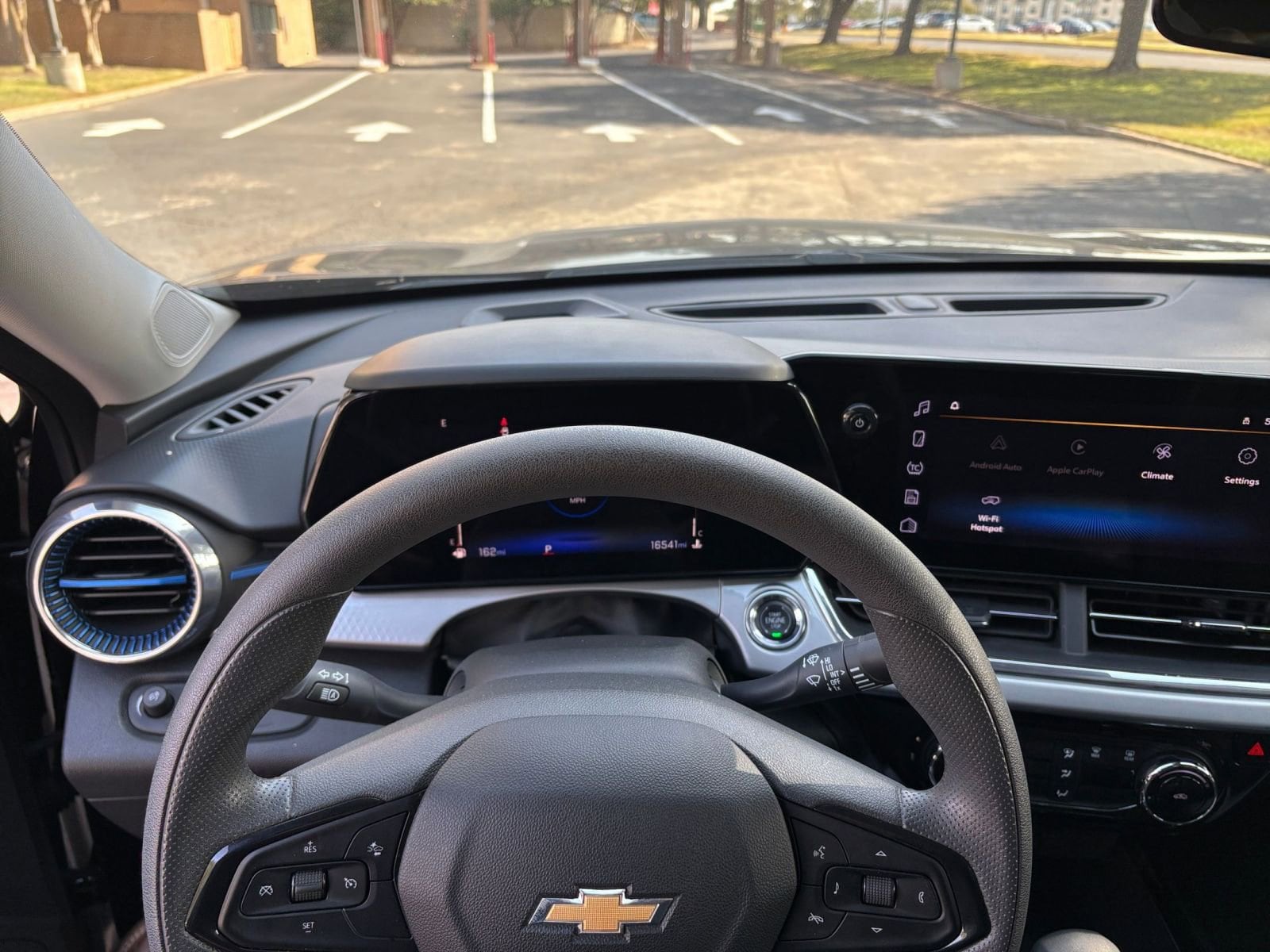 Thumbnail: 2025 Chevrolet Trax - 28