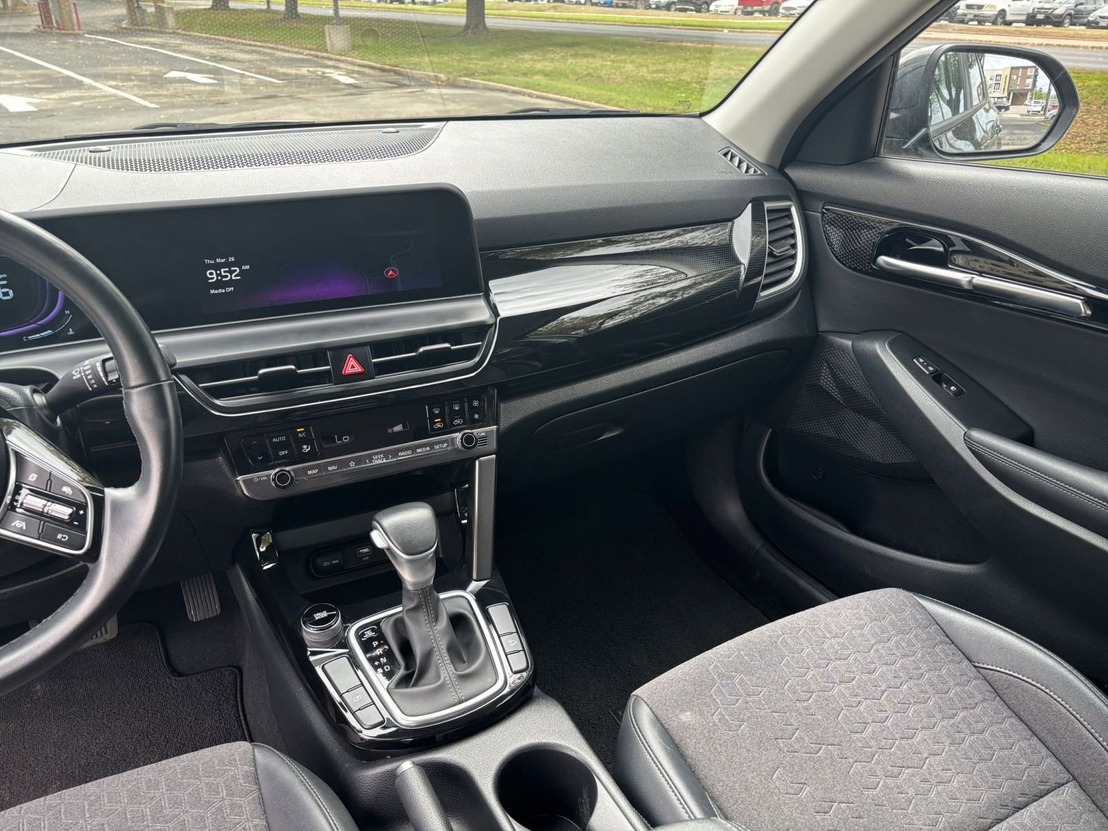 Thumbnail: 2025 Kia Seltos - 32