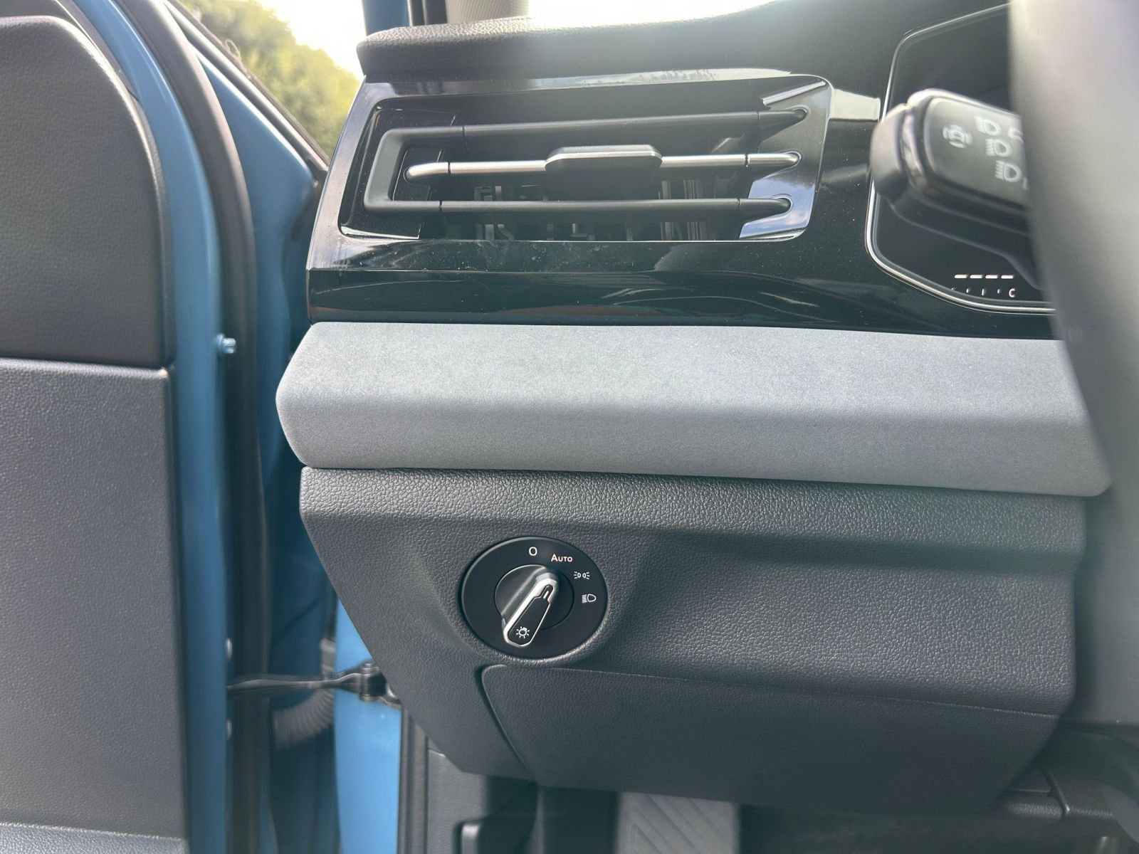 Thumbnail: 2025 Volkswagen Jetta - 32