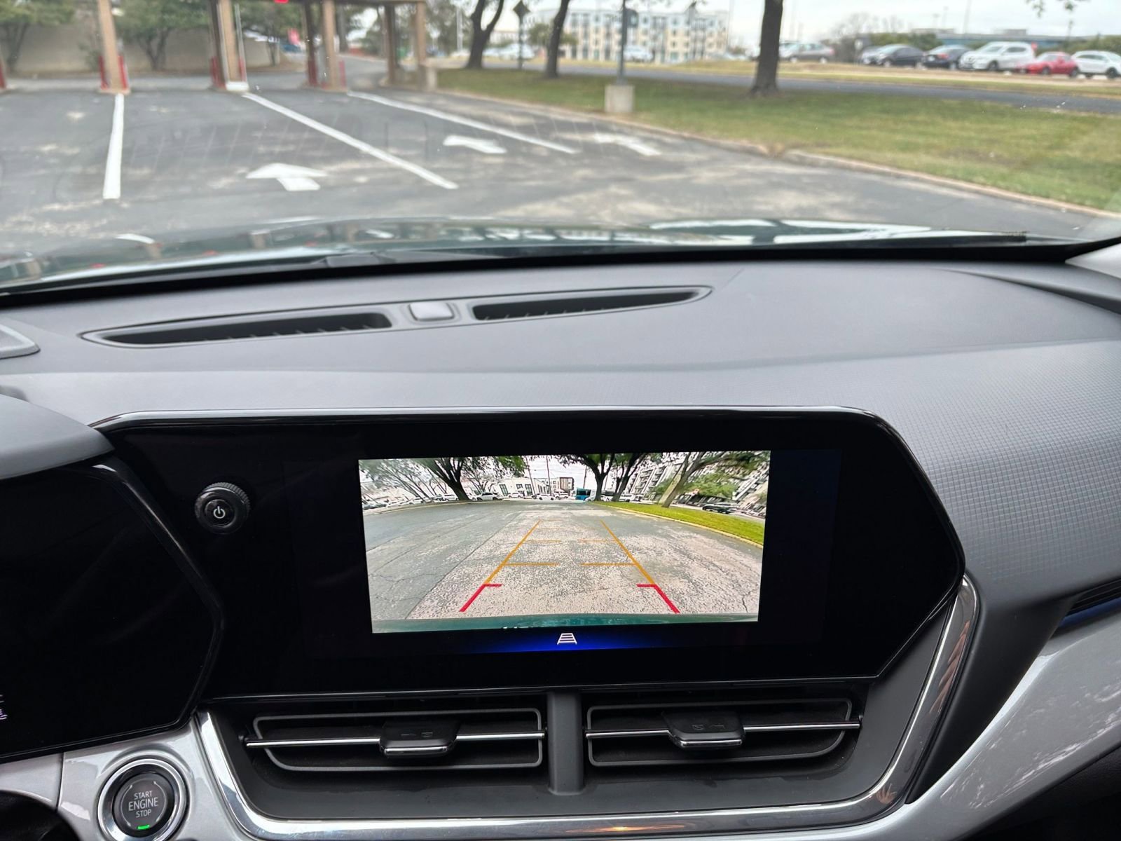 Thumbnail: 2025 Chevrolet Trax - 17