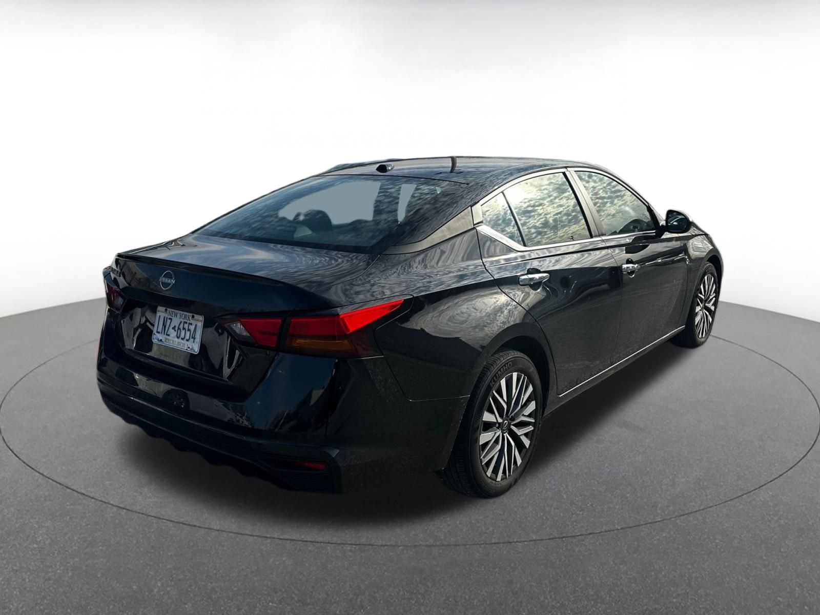 Thumbnail: 2025 Nissan Altima - 6