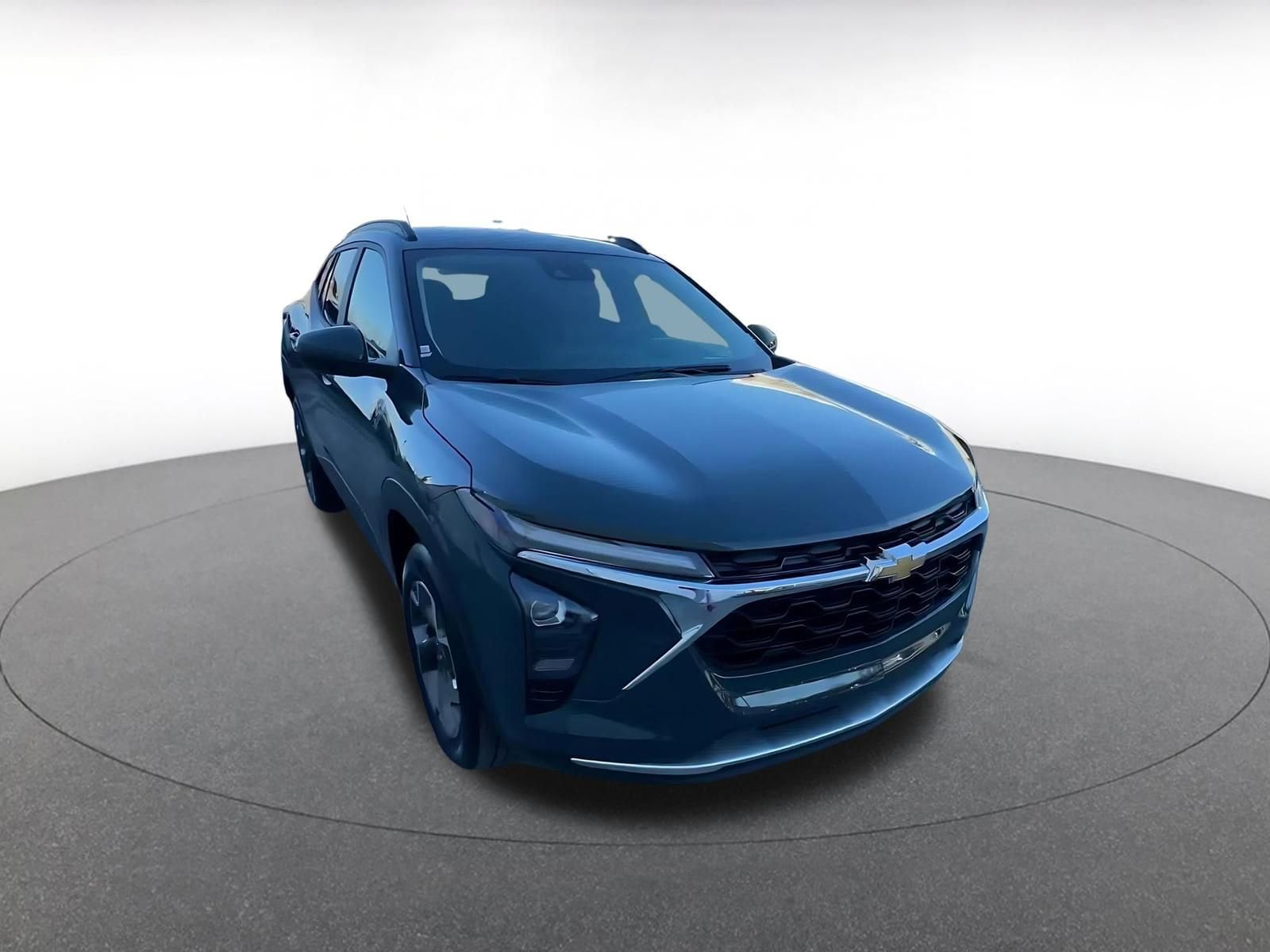 Thumbnail: 2025 Chevrolet Trax - 3