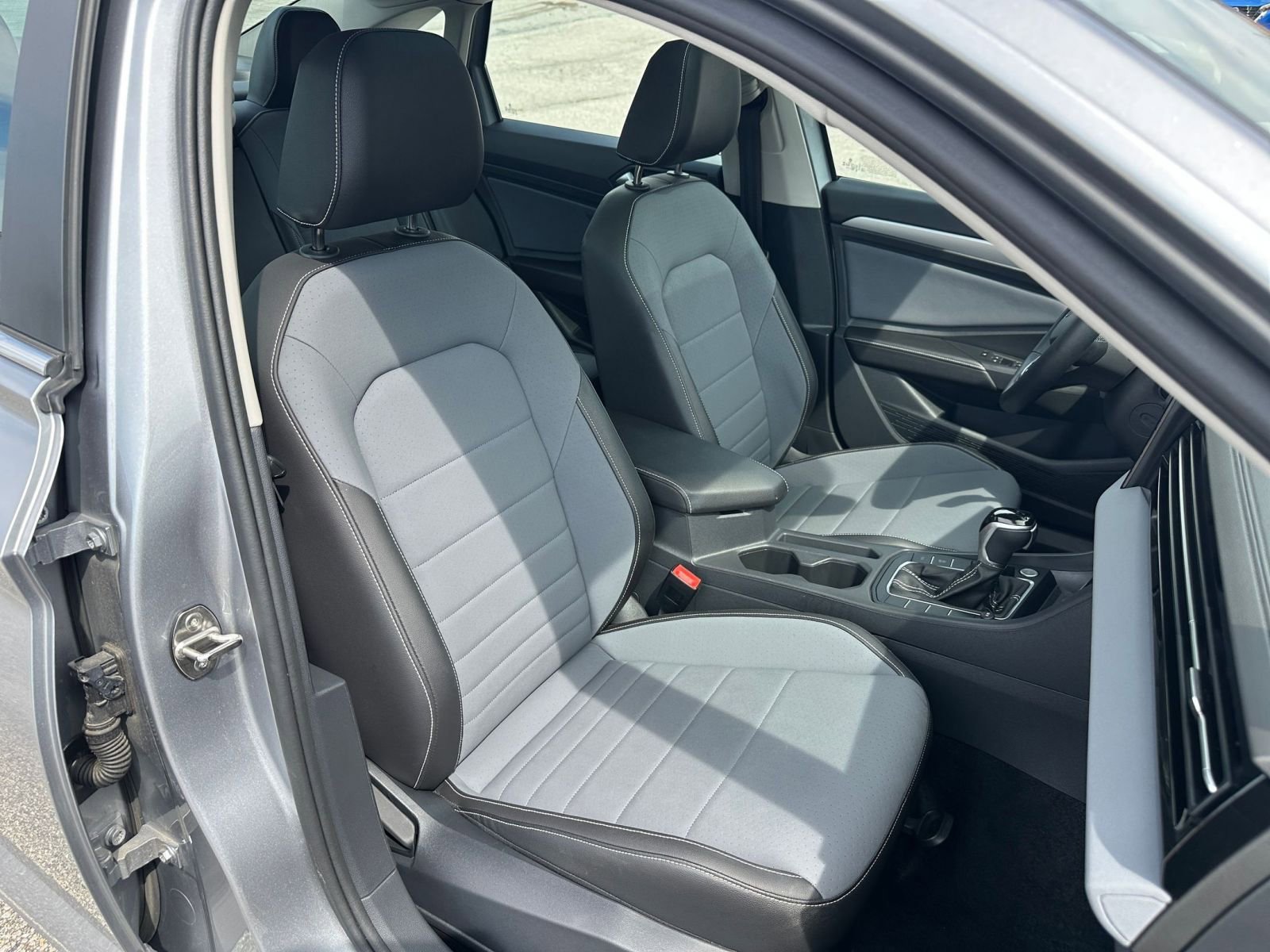 Thumbnail: 2025 Volkswagen Jetta - 35