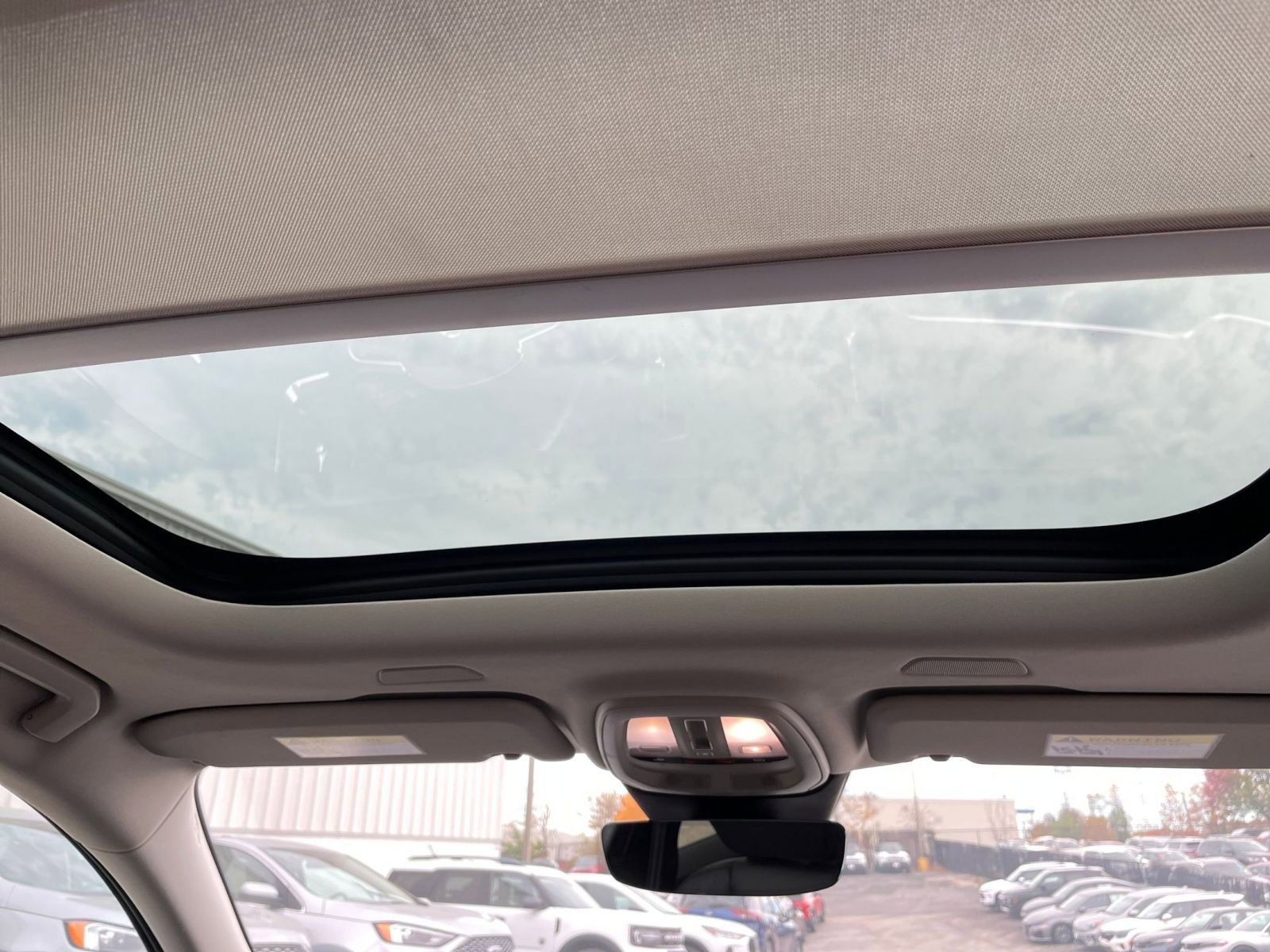 Thumbnail: 2025 Volvo S60 - 28