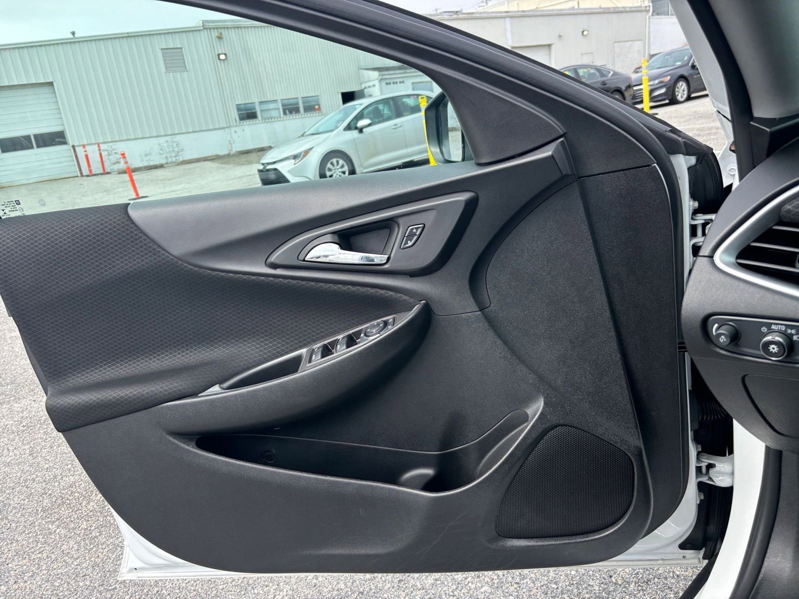 Thumbnail: 2023 Chevrolet Malibu - 20