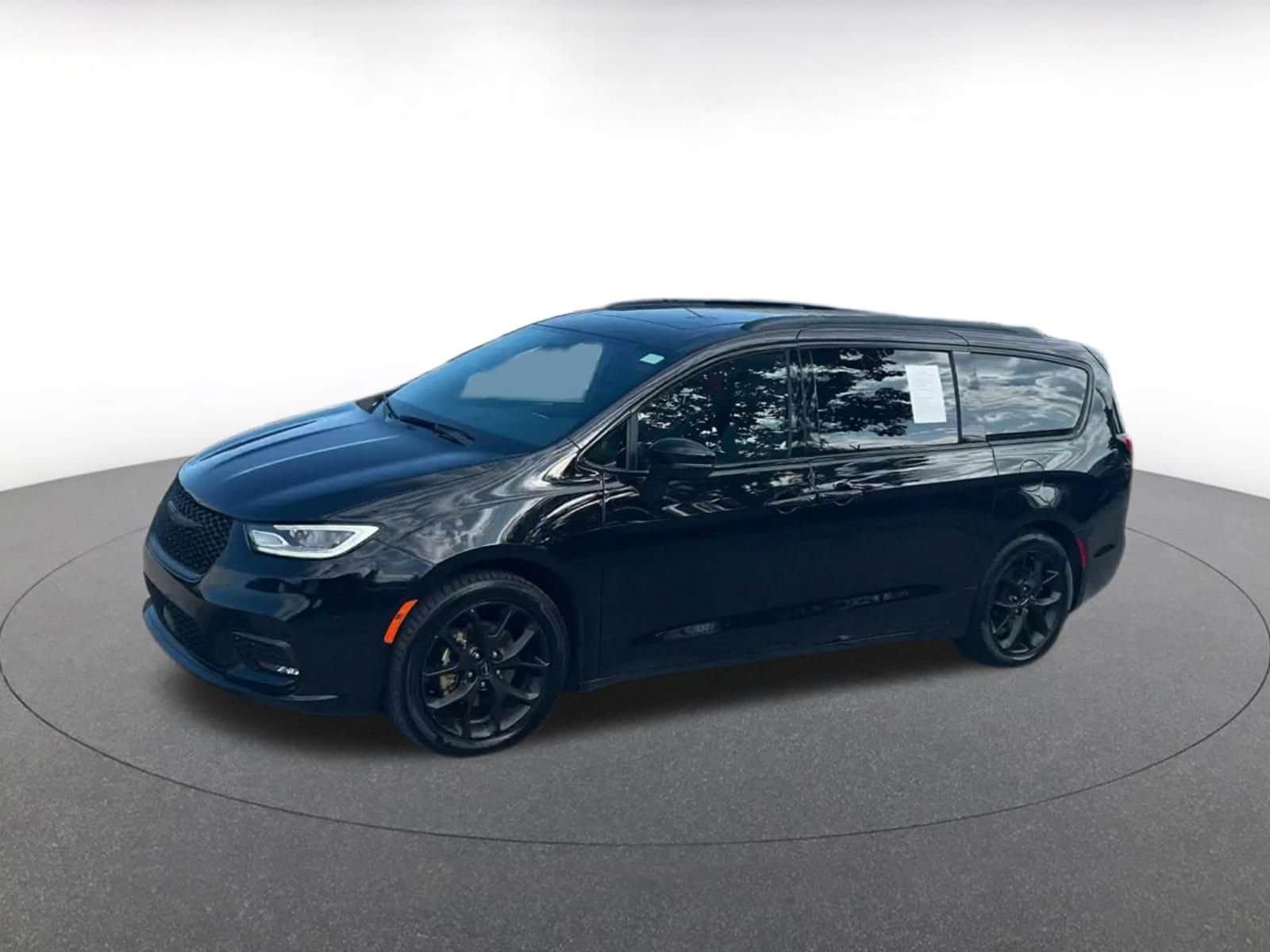 Thumbnail: 2025 Chrysler Pacifica - 6