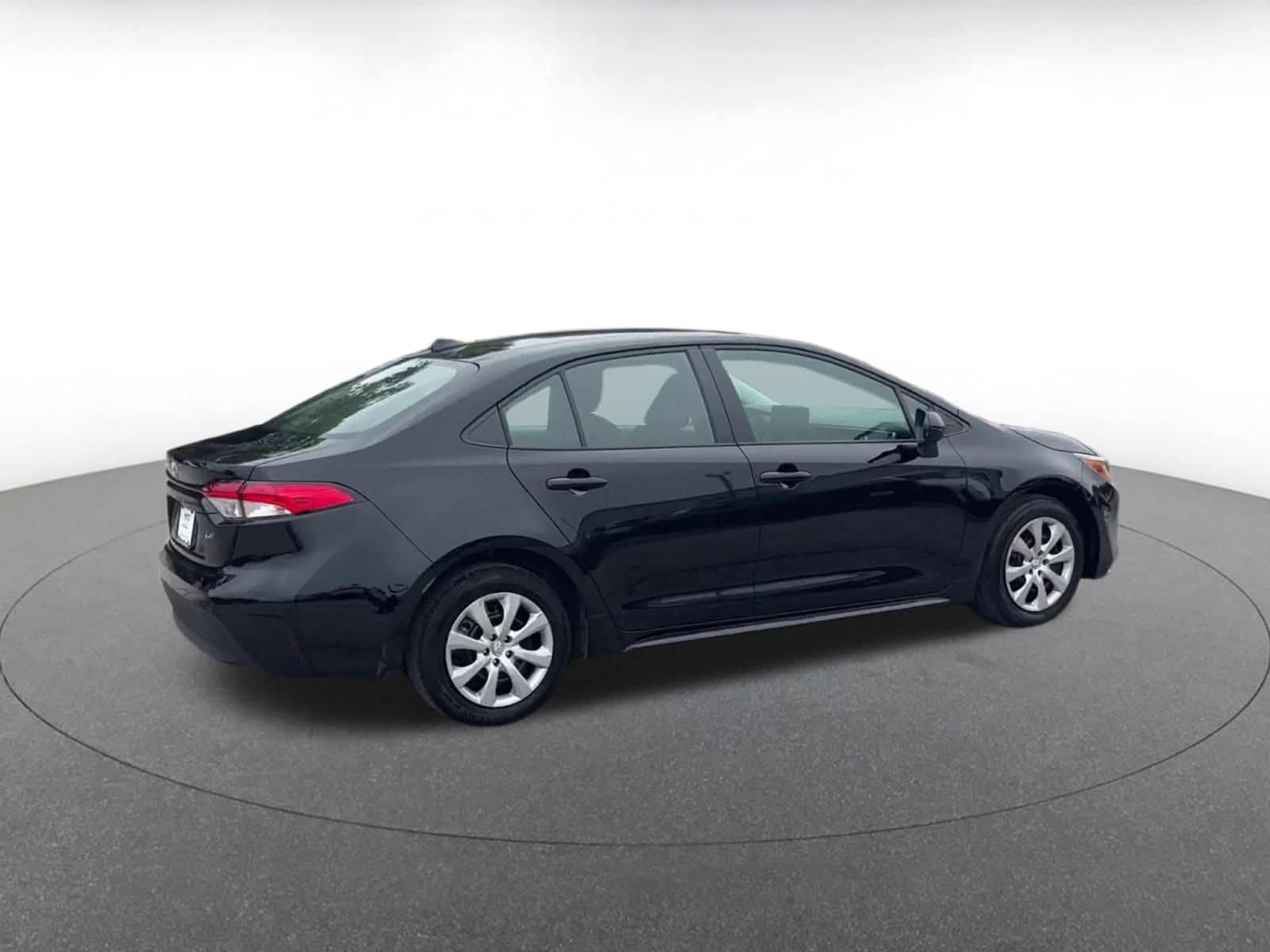 Thumbnail: 2025 Toyota Corolla - 15
