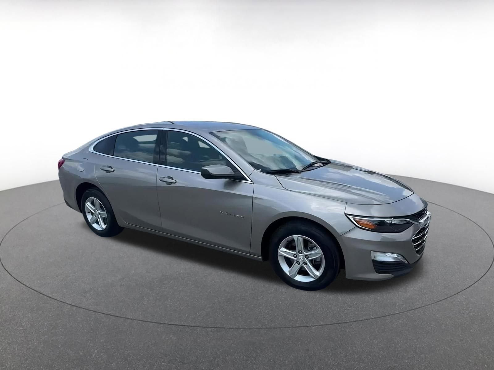 Thumbnail: 2024 Chevrolet Malibu - 2
