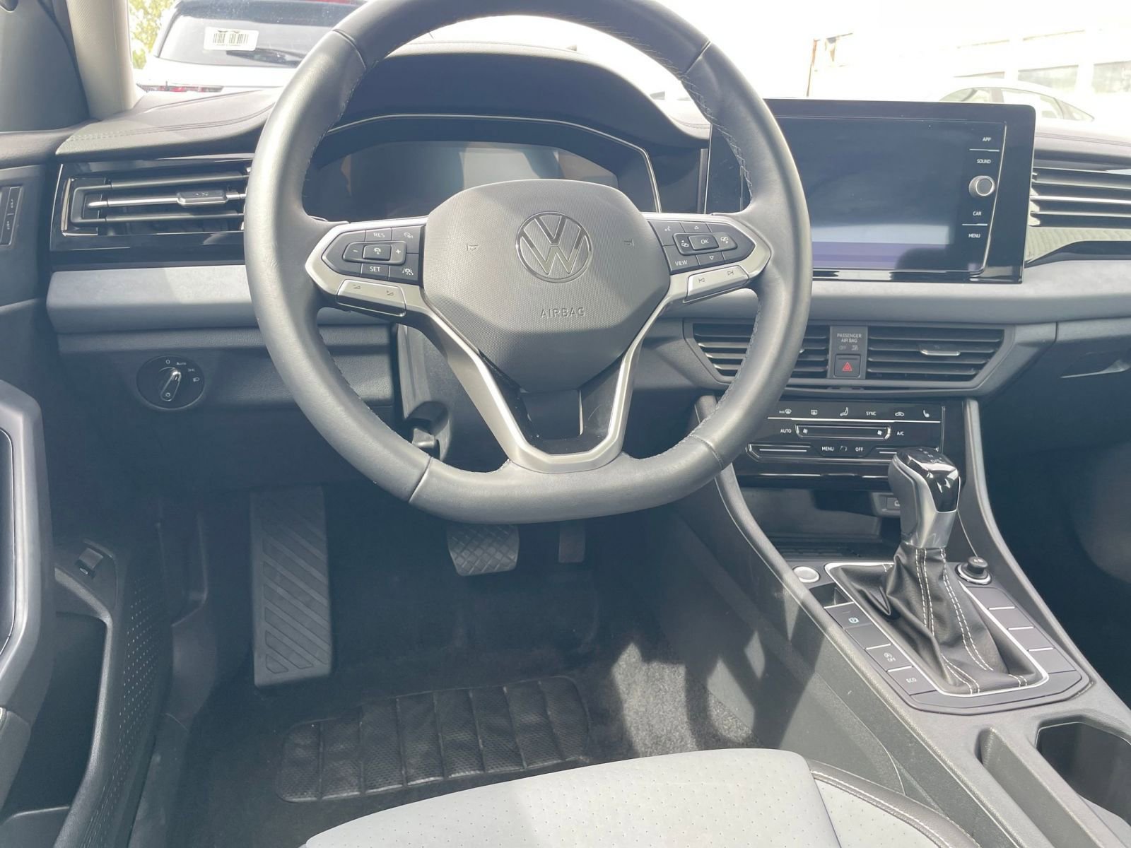 Thumbnail: 2025 Volkswagen Jetta - 34