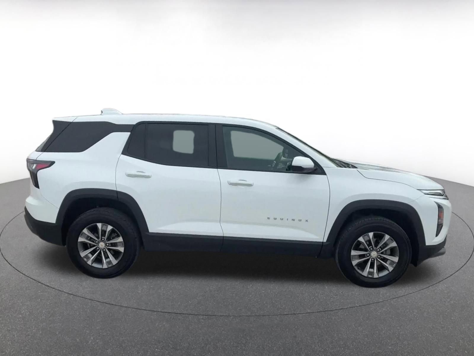 Thumbnail: 2025 Chevrolet Equinox - 16