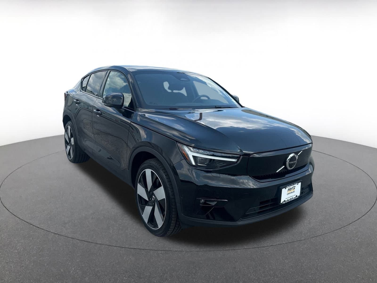 Thumbnail: 2023 Volvo C40 - 1
