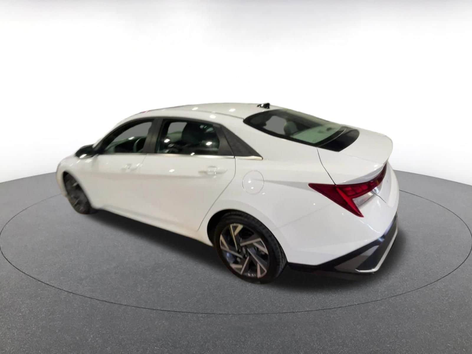 Thumbnail: 2025 Hyundai Elantra - 10