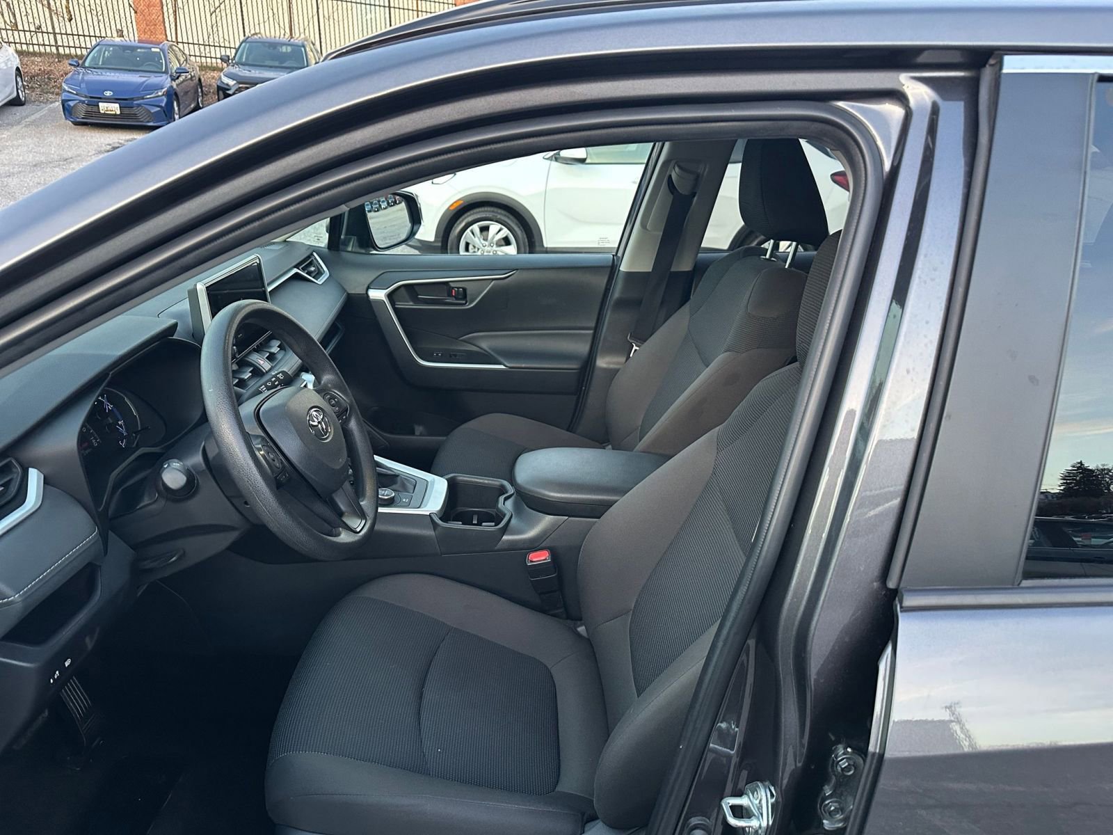 Thumbnail: 2025 Toyota RAV4 - 25