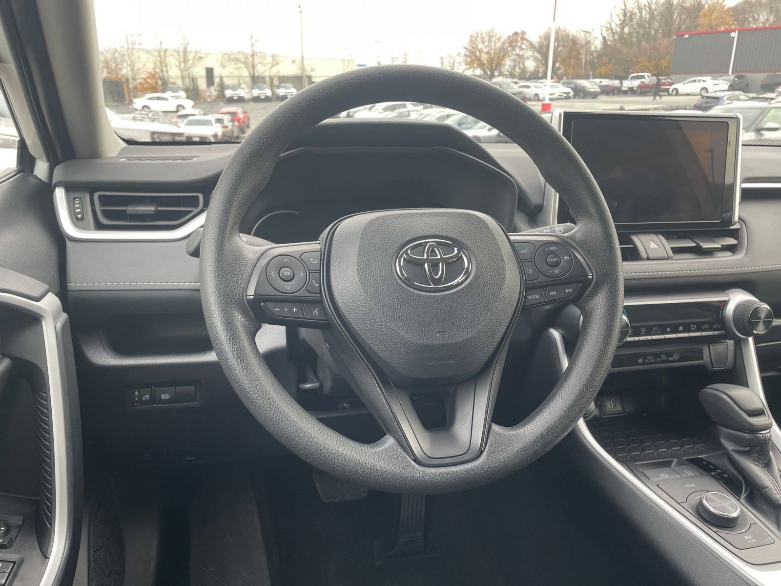 Thumbnail: 2025 Toyota RAV4 - 33