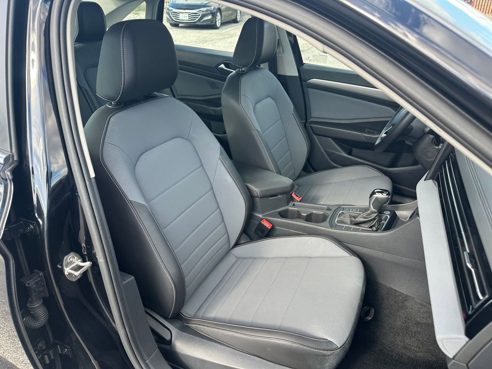 Thumbnail: 2025 Volkswagen Jetta - 35