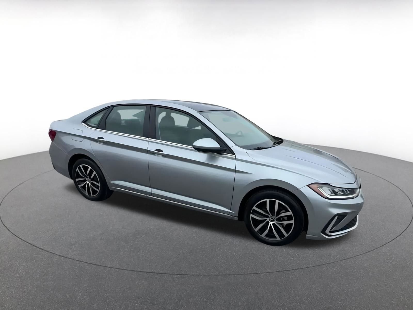 Thumbnail: 2025 Volkswagen Jetta - 2