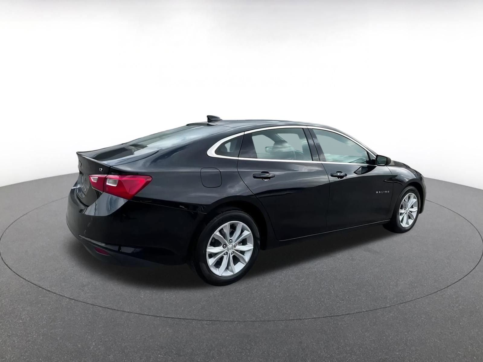Thumbnail: 2024 Chevrolet Malibu - 15