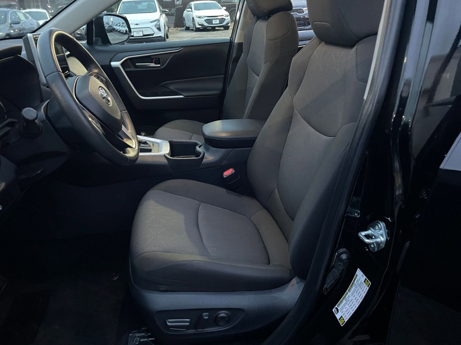 Thumbnail: 2025 Toyota RAV4 - 27