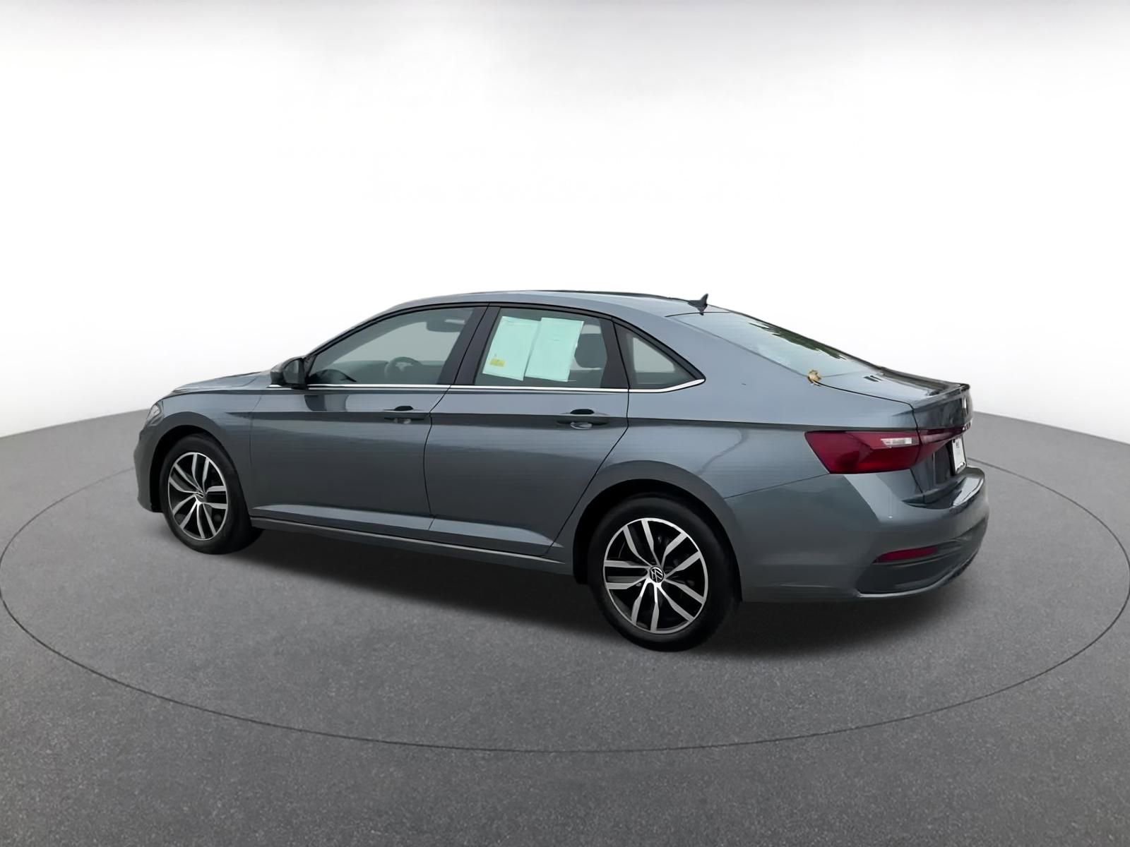 Thumbnail: 2025 Volkswagen Jetta - 10