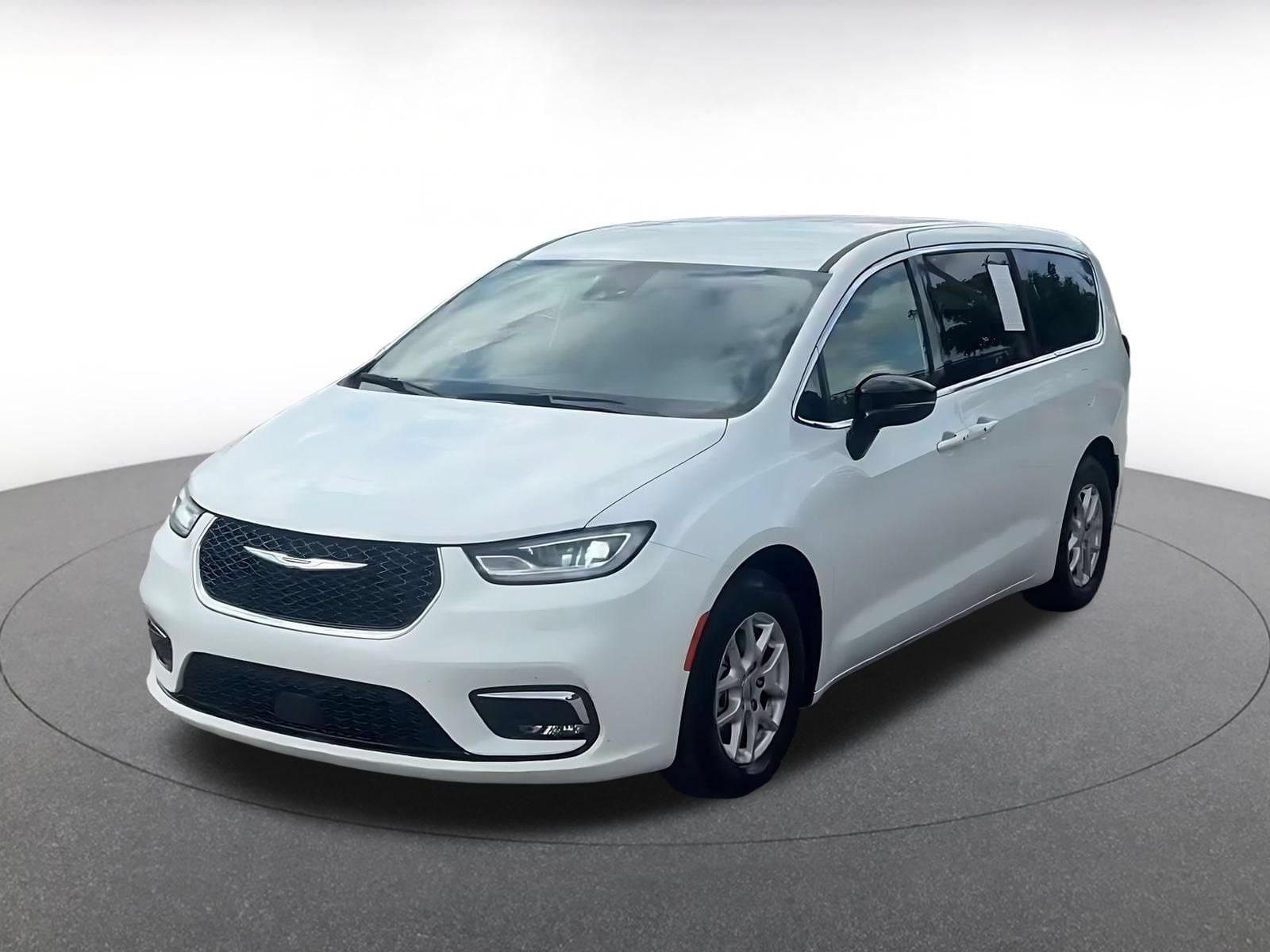 Thumbnail: 2025 Chrysler Pacifica - 5
