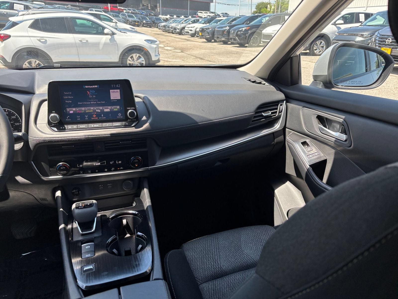 Thumbnail: 2025 Nissan Rogue - 30