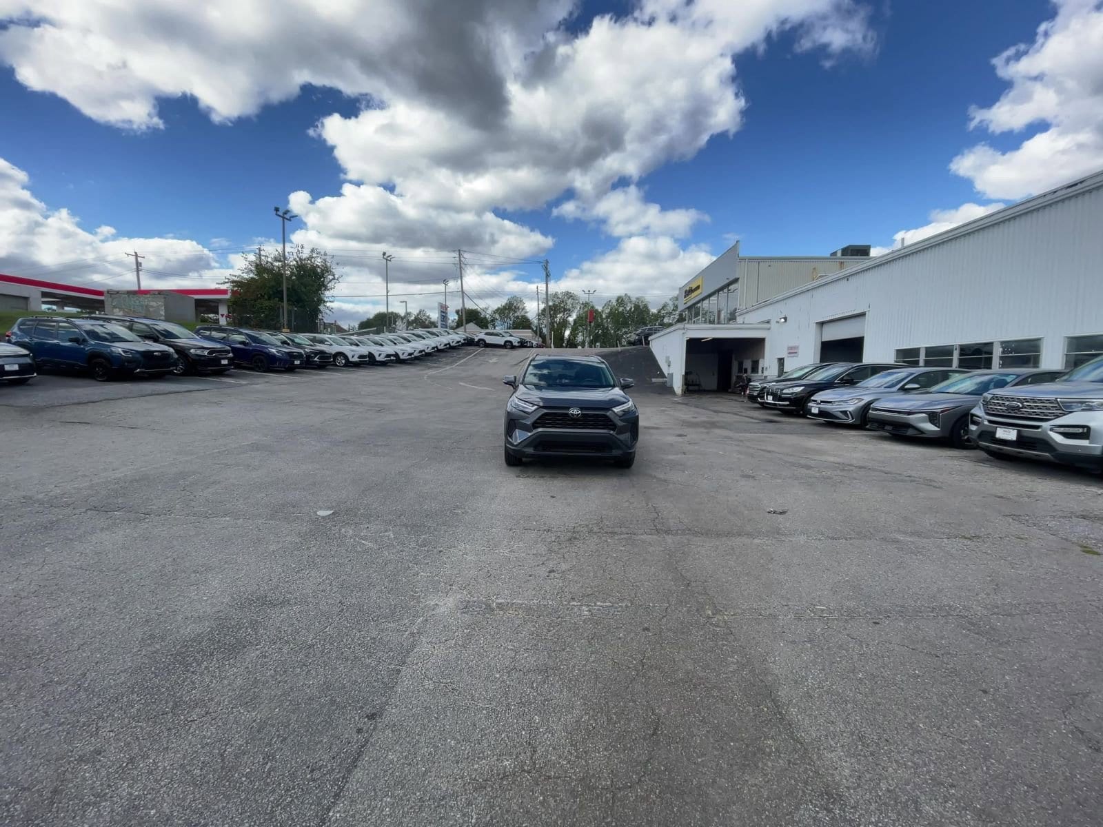 Thumbnail: 2025 Toyota RAV4 - 15