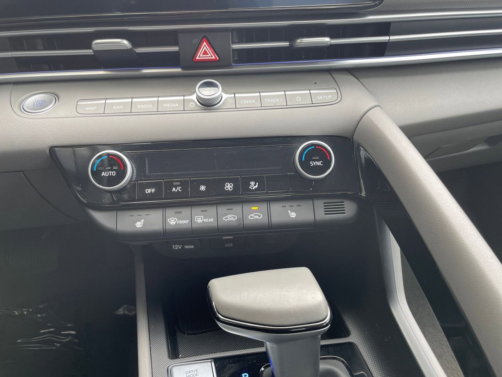 Thumbnail: 2025 Hyundai Elantra - 17