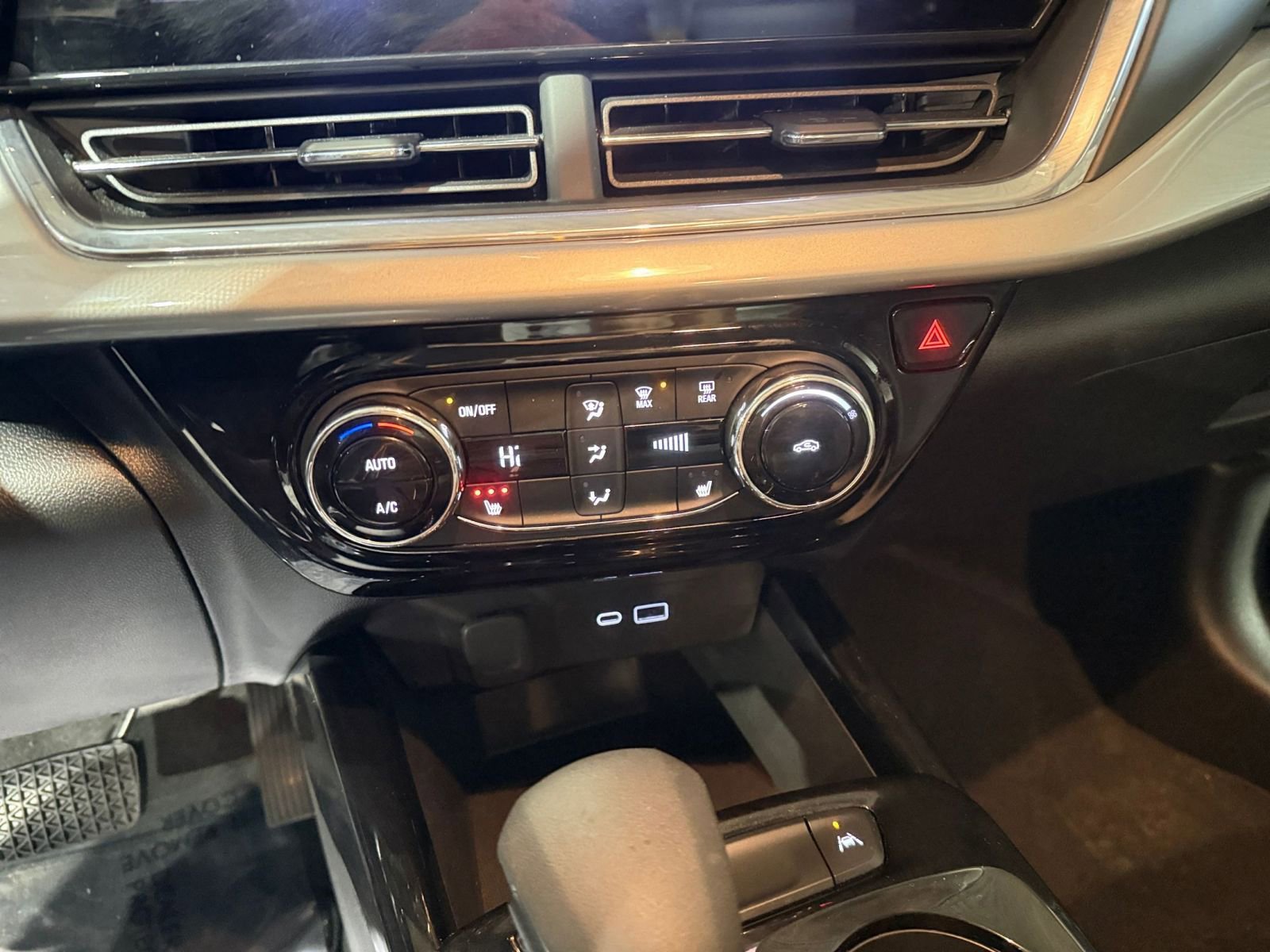 Thumbnail: 2025 Chevrolet Trax - 17