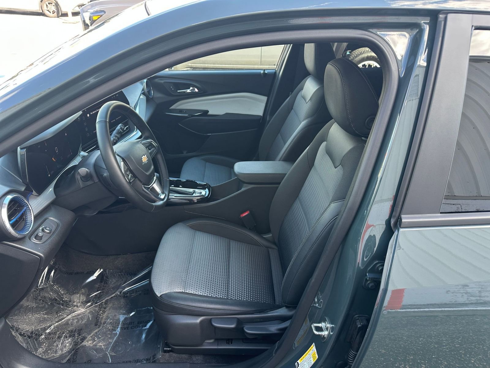 Thumbnail: 2025 Chevrolet Trax - 24