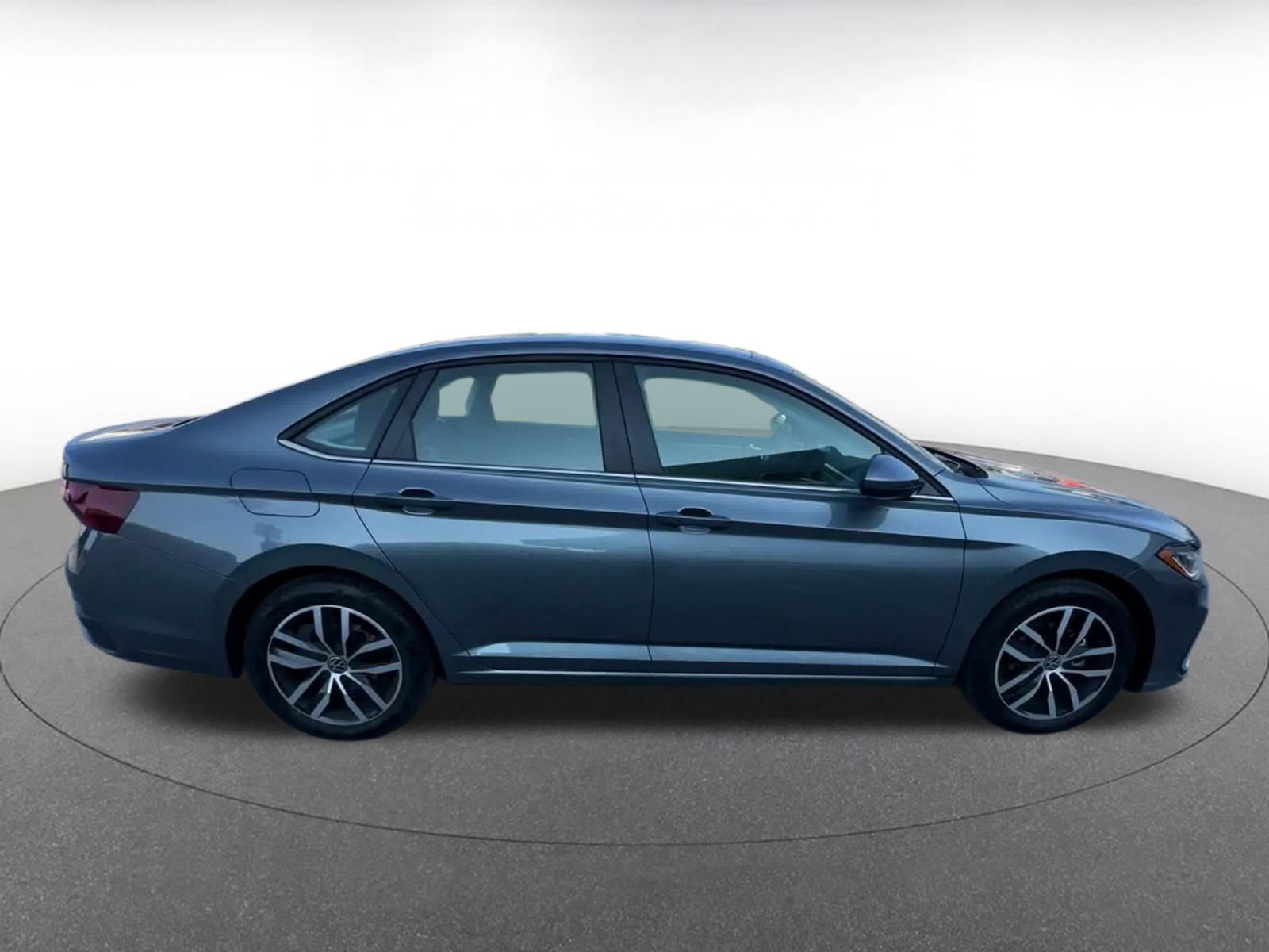 Thumbnail: 2025 Volkswagen Jetta - 16