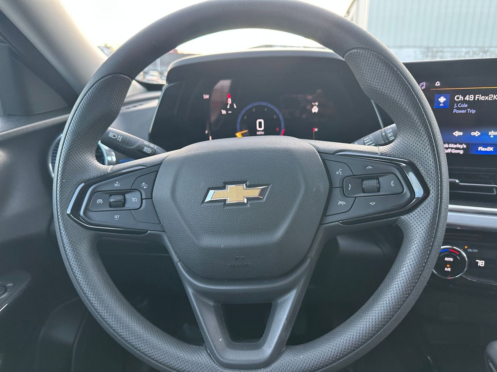 Thumbnail: 2025 Chevrolet Trax - 25