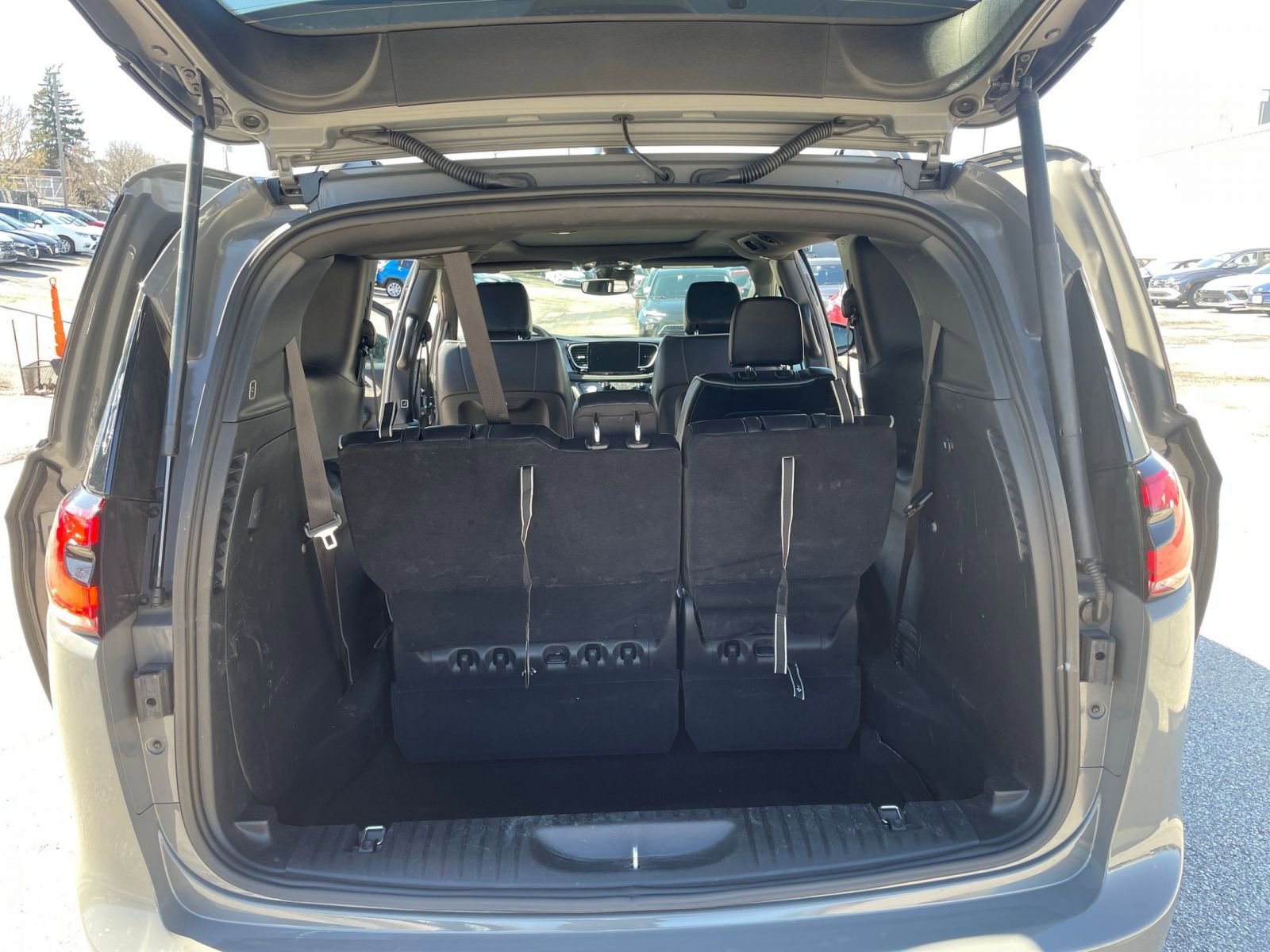 Thumbnail: 2025 Chrysler Pacifica - 33