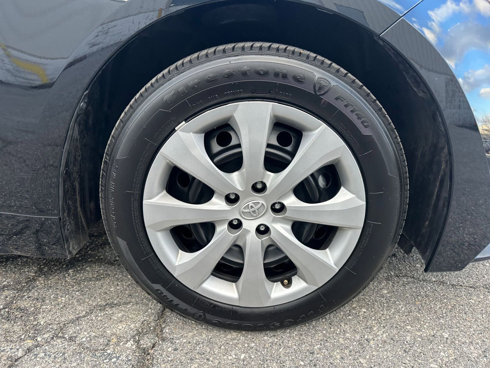 Thumbnail: 2025 Toyota Corolla - 28