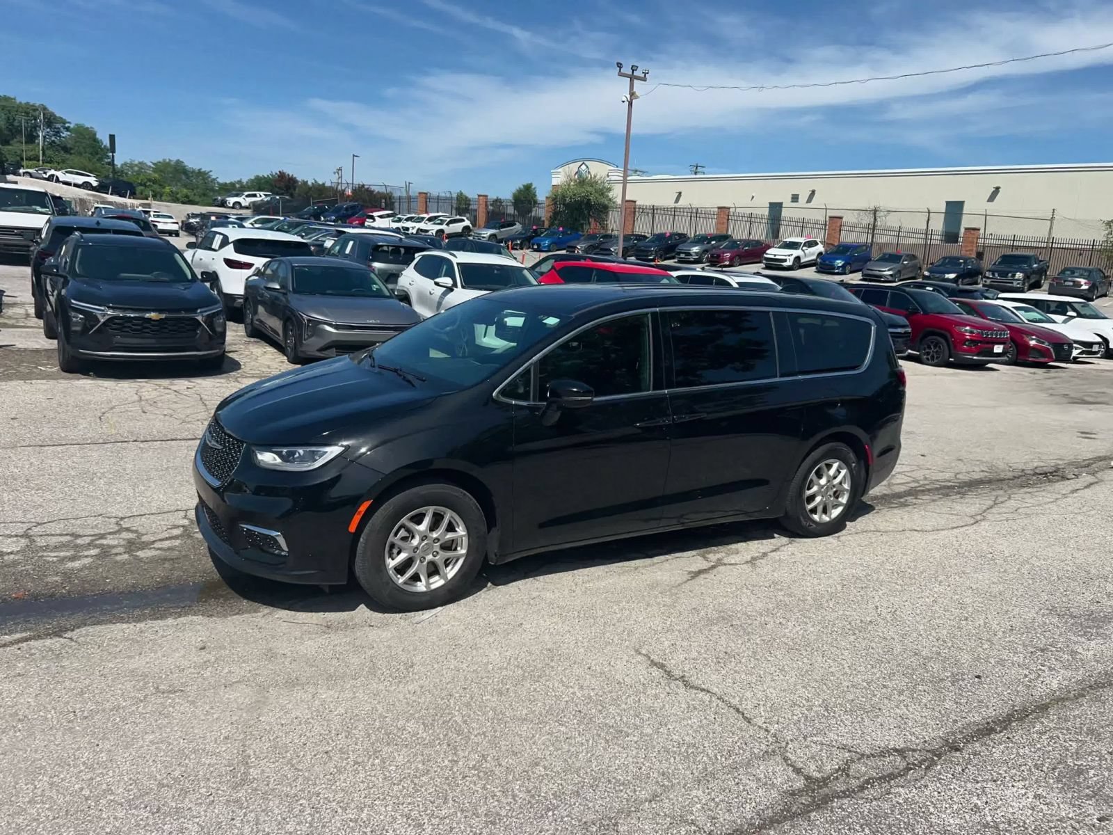 Thumbnail: 2025 Chrysler Pacifica - 7