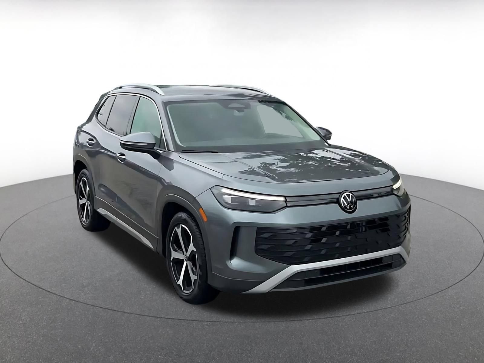 Thumbnail: 2026 Volkswagen Tiguan - 3